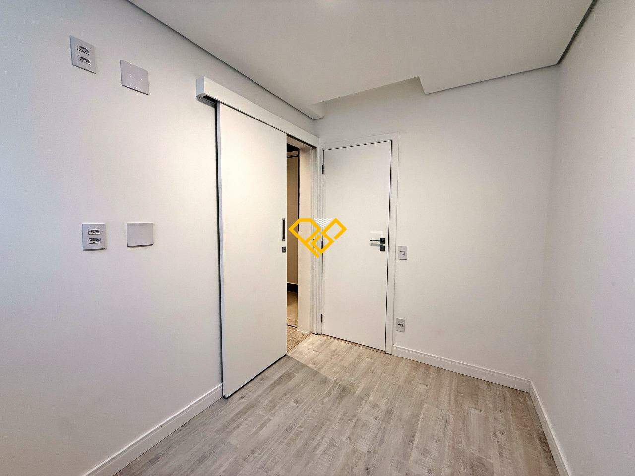 Apartamento à venda no Boqueirão: Dormitório 1 - dependência revertida