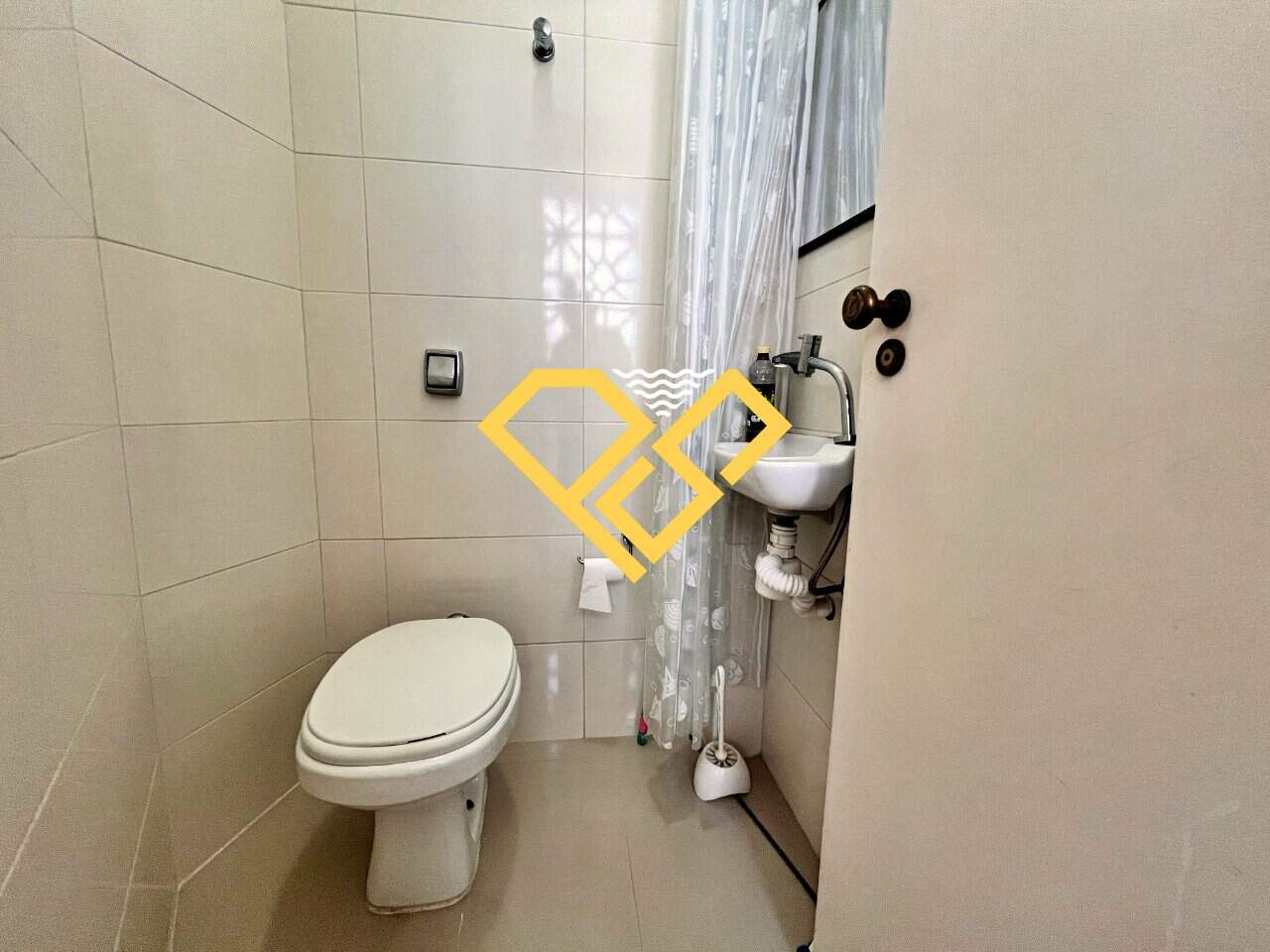 Apartamento para aluguel no José Menino: Wc de serviço