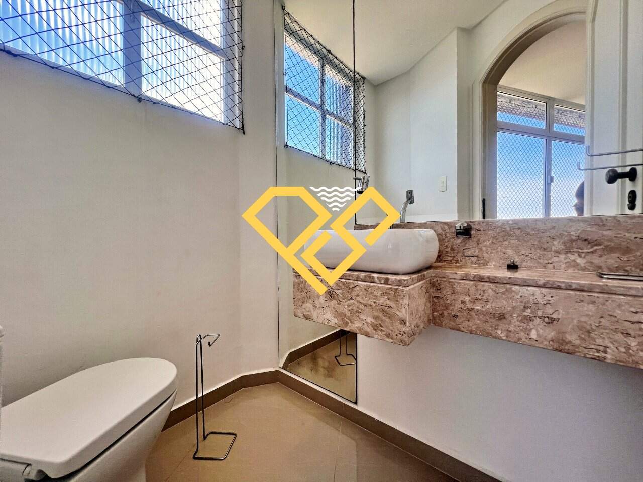 Apartamento para aluguel no José Menino: Lavabo
