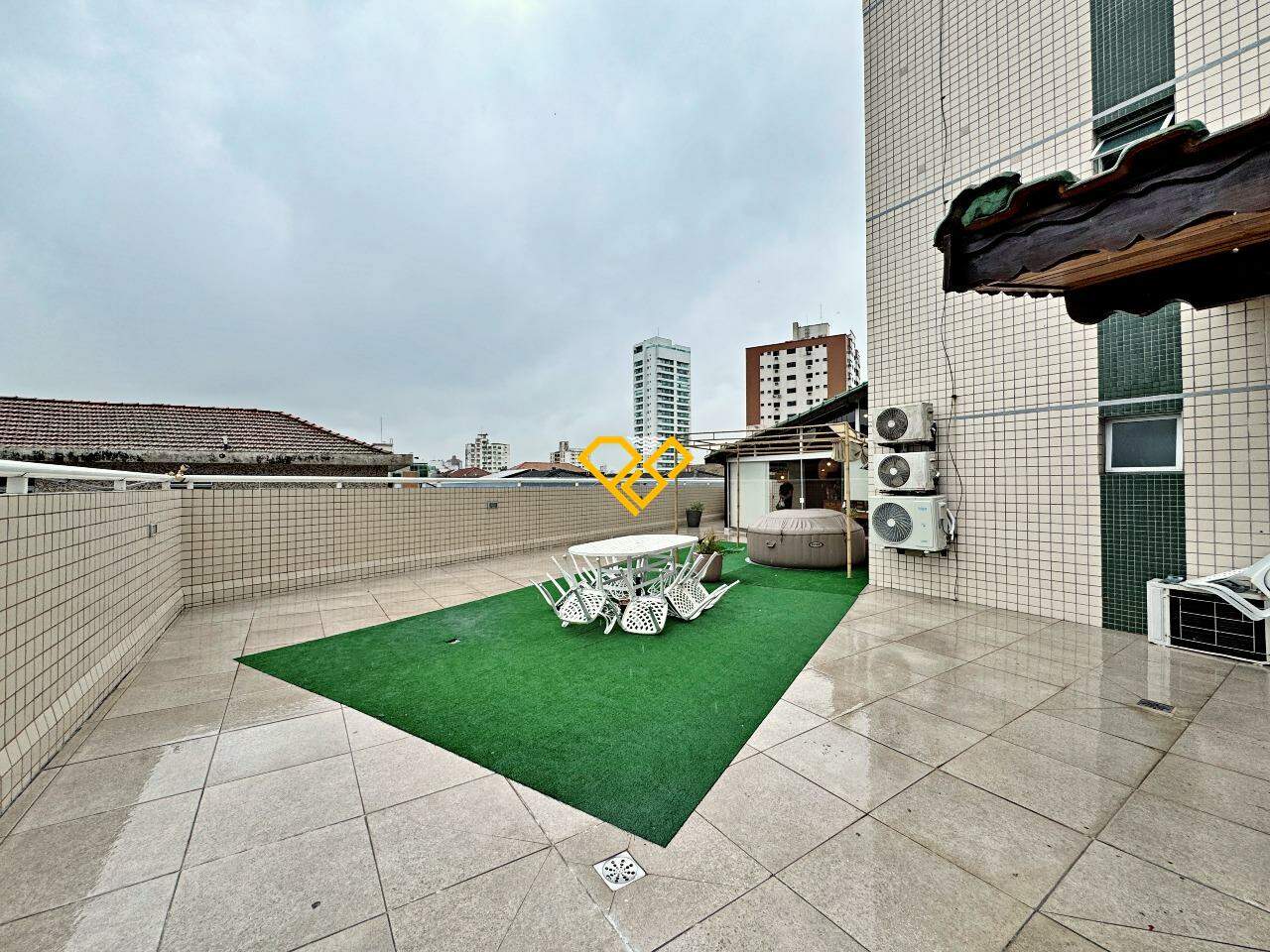 Garden à venda no Ponta da Praia: Área garden