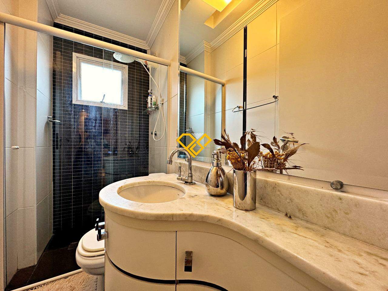 Garden à venda no Ponta da Praia: Wc social