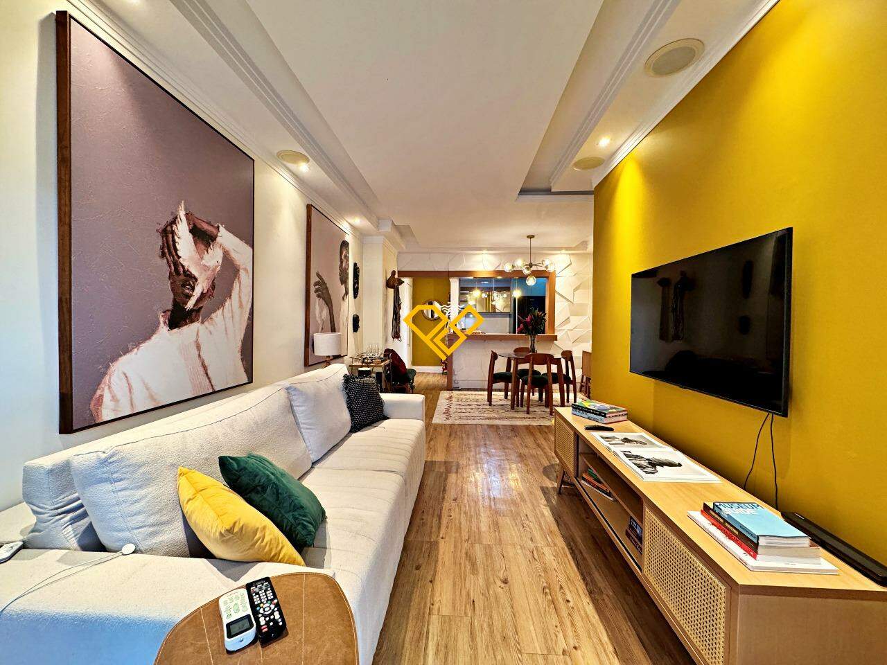 Garden à venda no Ponta da Praia: Sala