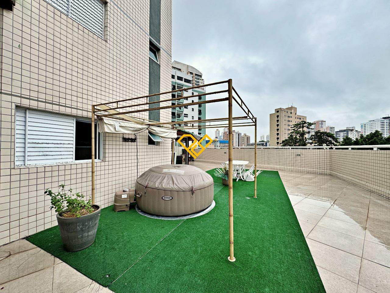 Garden à venda no Ponta da Praia: Área garden