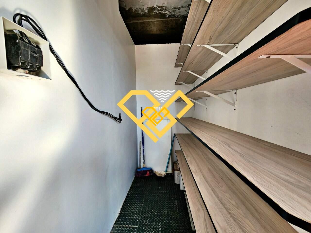 Apartamento para aluguel no Gonzaga: Despensa