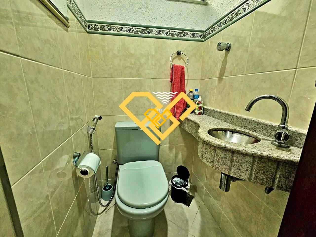 Apartamento para aluguel no Boqueirão: Wc de serviço