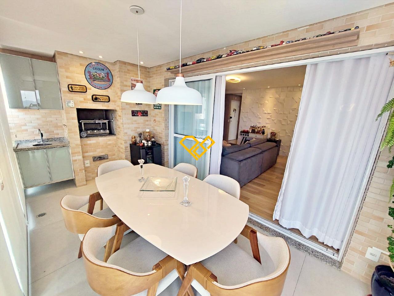 Apartamento à venda no Ponta da Praia: Varanda com churrasqueira