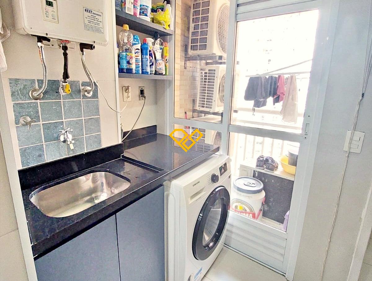 Apartamento à venda no Ponta da Praia: Área de serviço