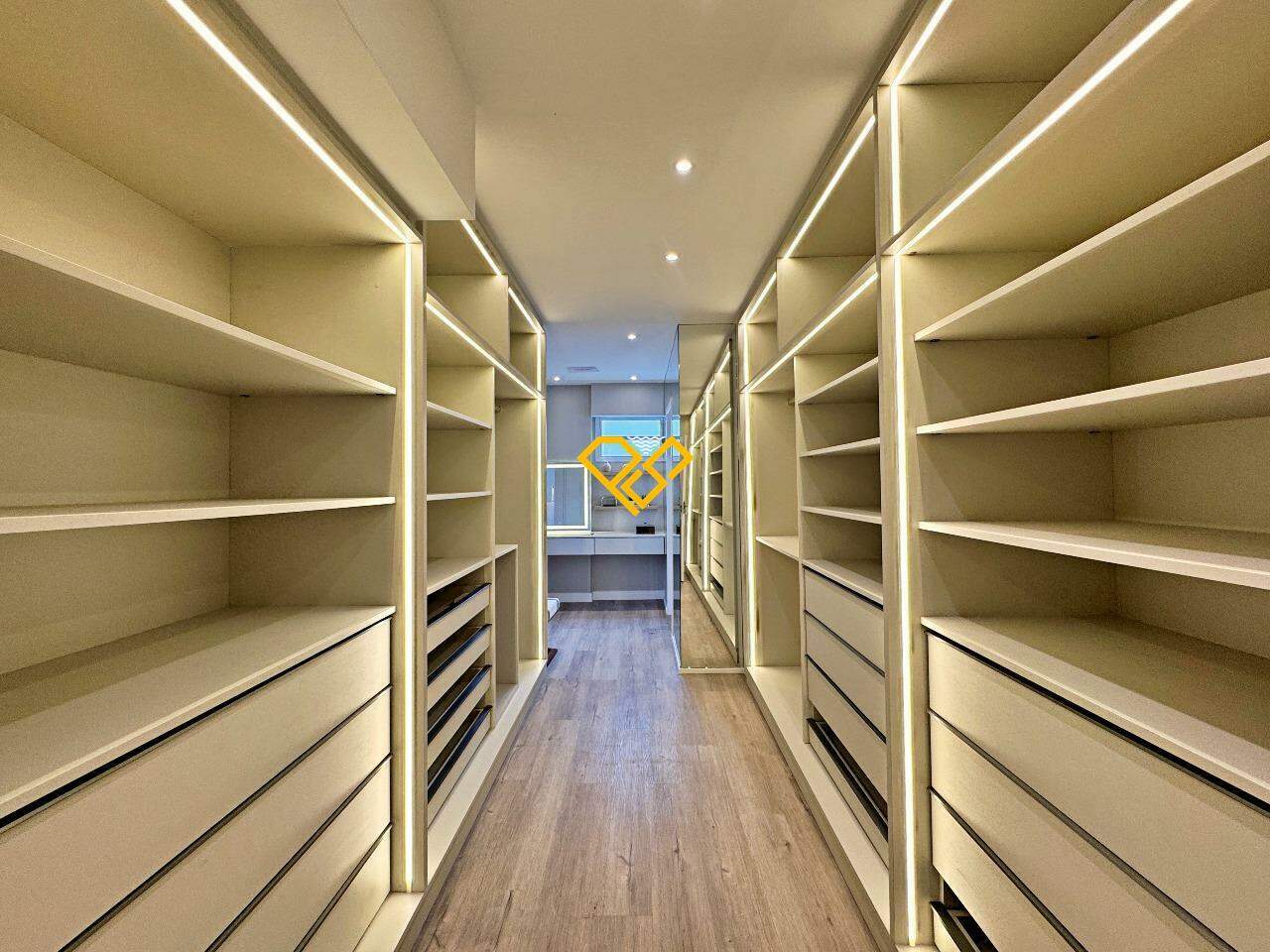 Apartamento à venda no Boqueirão: Dormitório 1 - suíte master - closet