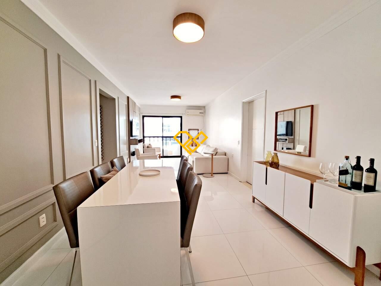 Apartamento à venda no Ponta da Praia: Sala