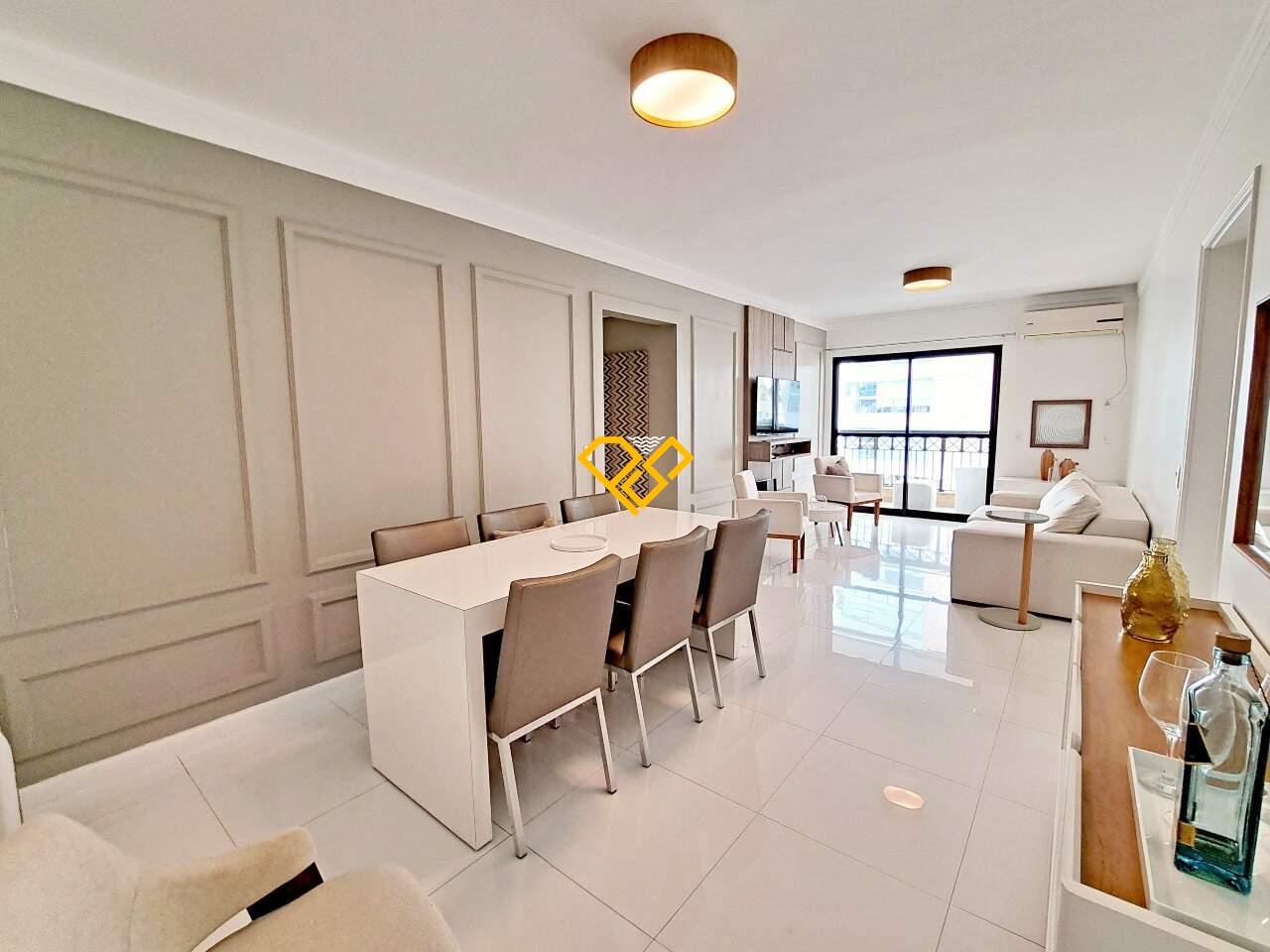 Apartamento à venda no Ponta da Praia: Sala