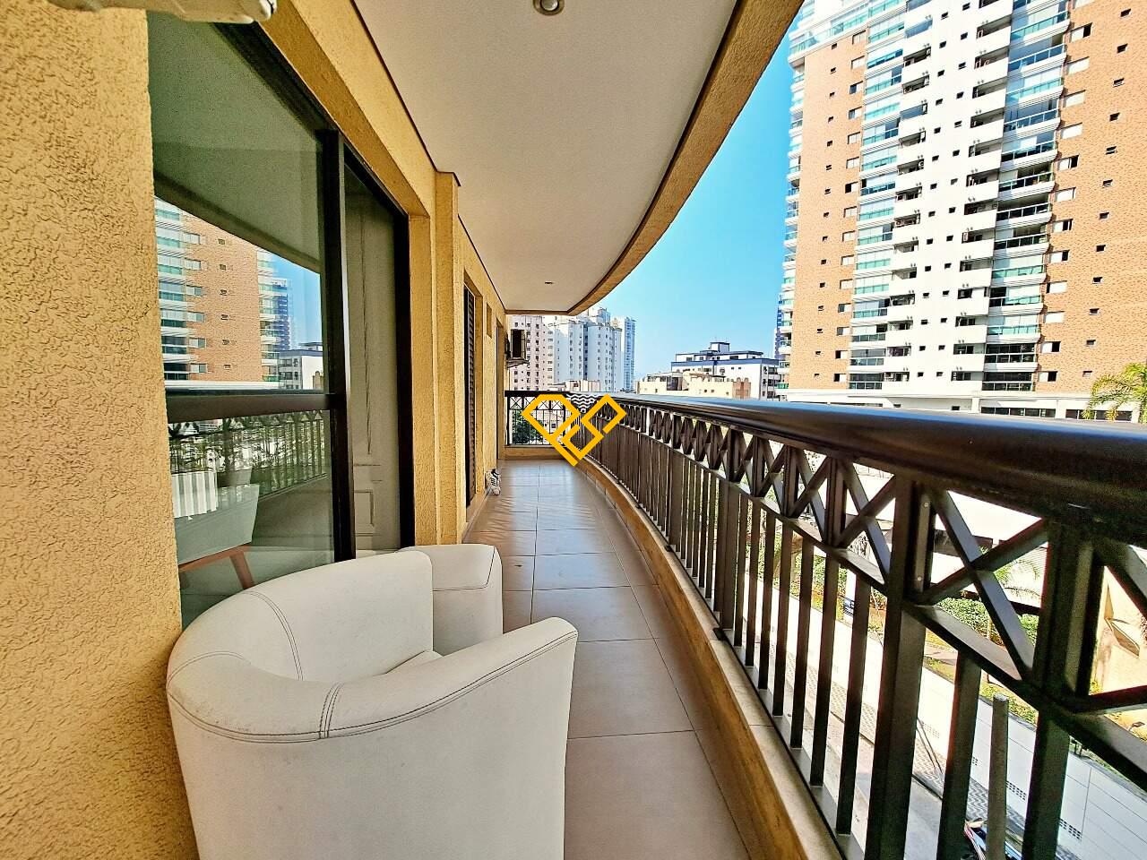 Apartamento à venda no Ponta da Praia: Varanda