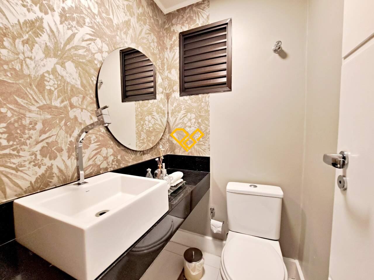 Apartamento à venda no Ponta da Praia: Lavabo