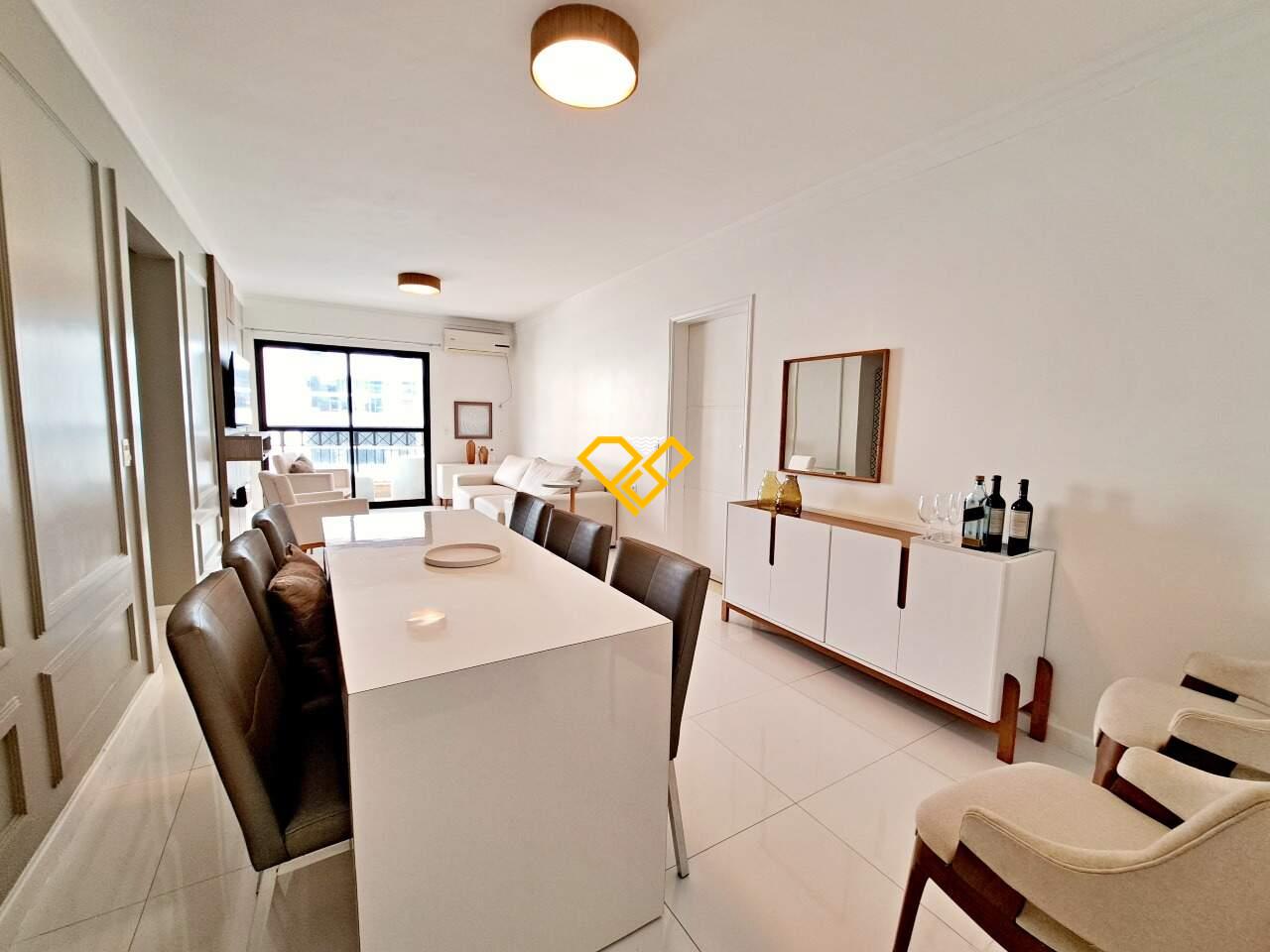 Apartamento à venda no Ponta da Praia: Sala