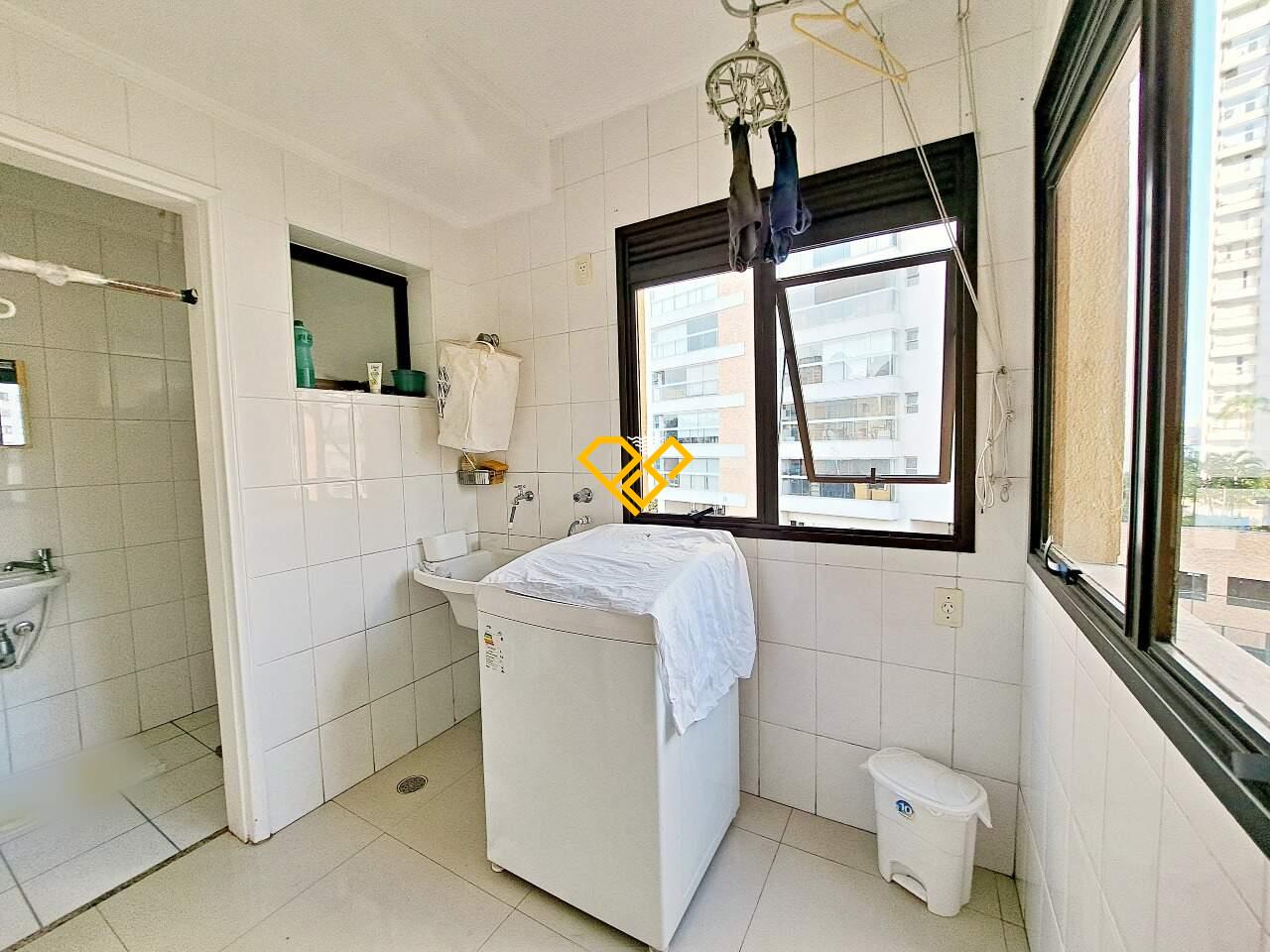 Apartamento à venda no Ponta da Praia: Área de serviço