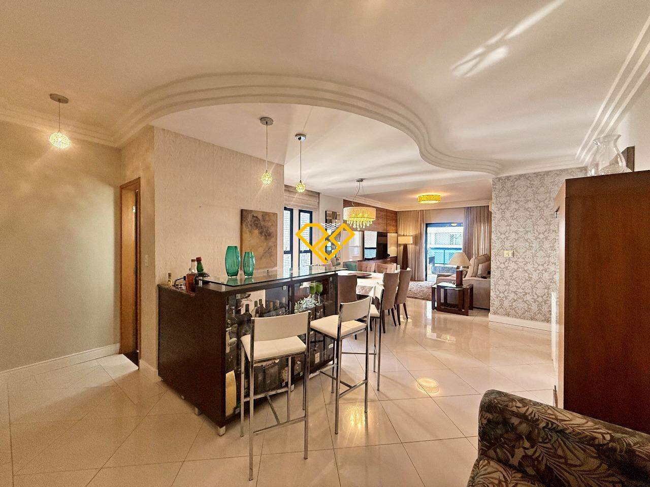 Apartamento à venda no Ponta da Praia: Sala