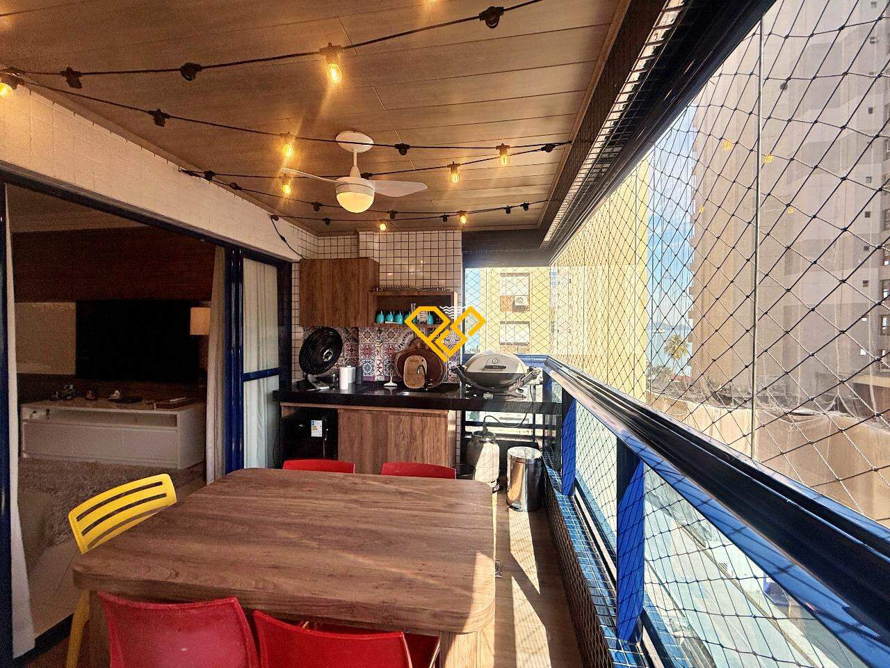 Apartamento à venda no Ponta da Praia: Varanda