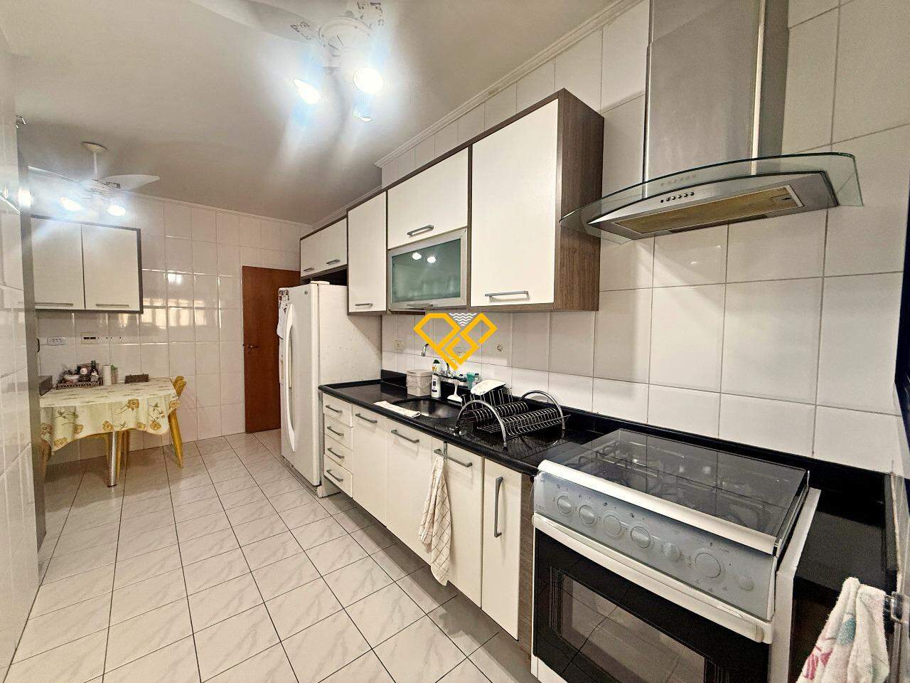 Apartamento à venda no Ponta da Praia: Cozinha