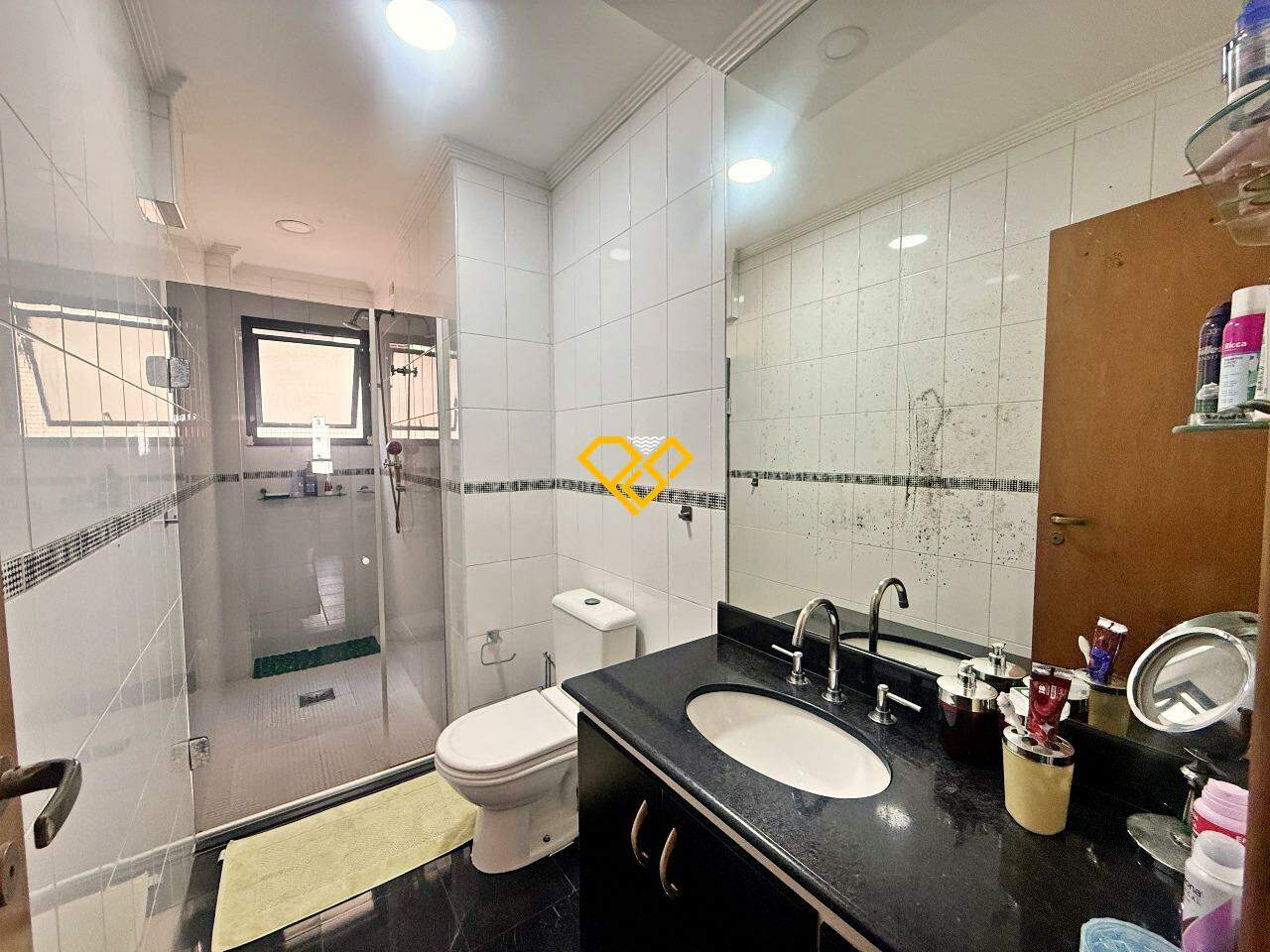 Apartamento à venda no Ponta da Praia: Wc social