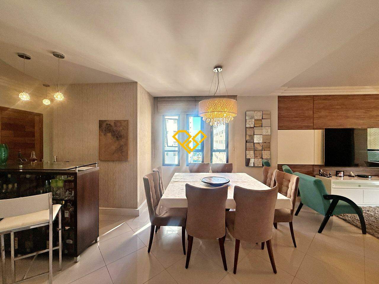 Apartamento à venda no Ponta da Praia: Sala