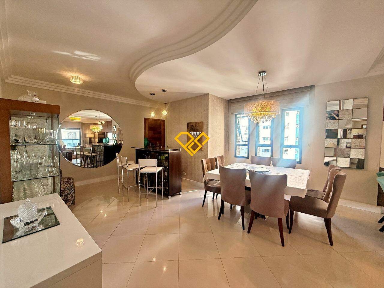 Apartamento à venda no Ponta da Praia: Sala