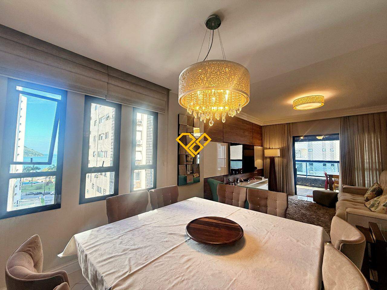 Apartamento à venda no Ponta da Praia: Sala