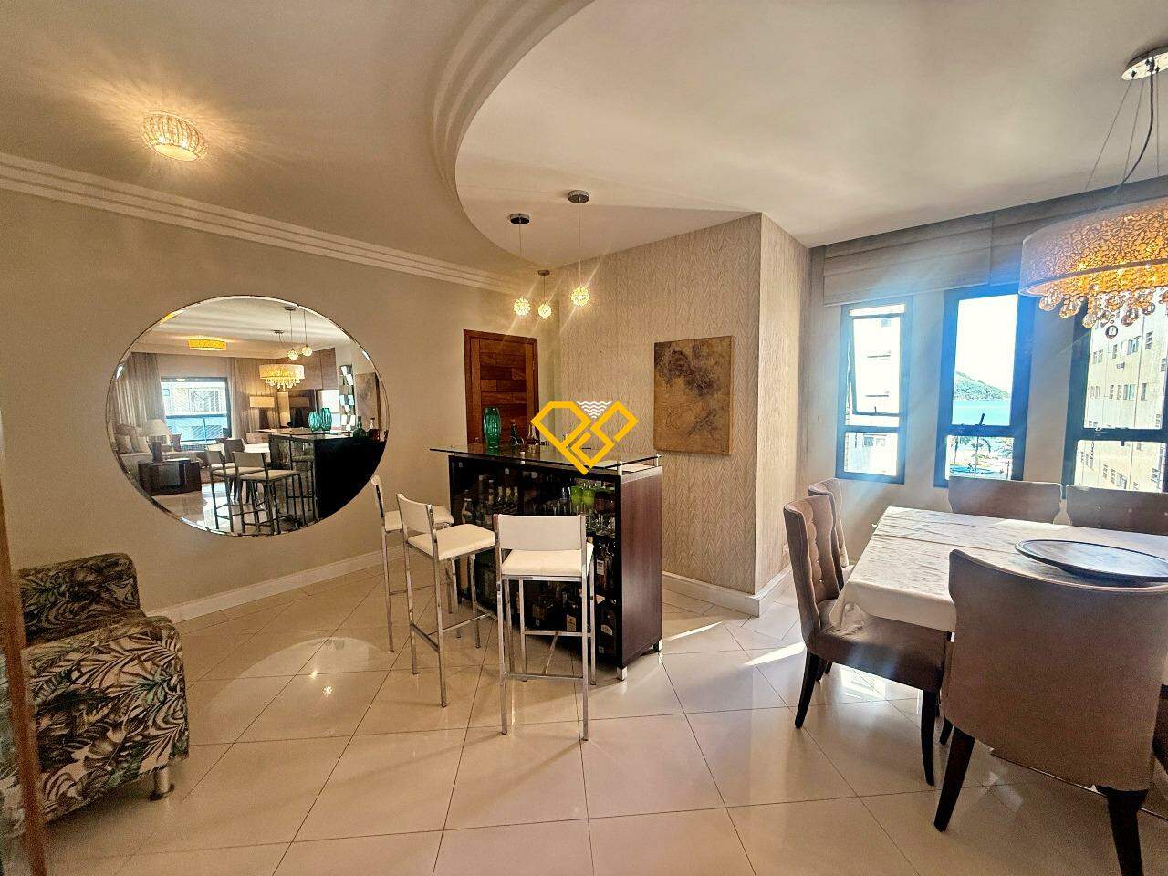 Apartamento à venda no Ponta da Praia: Sala