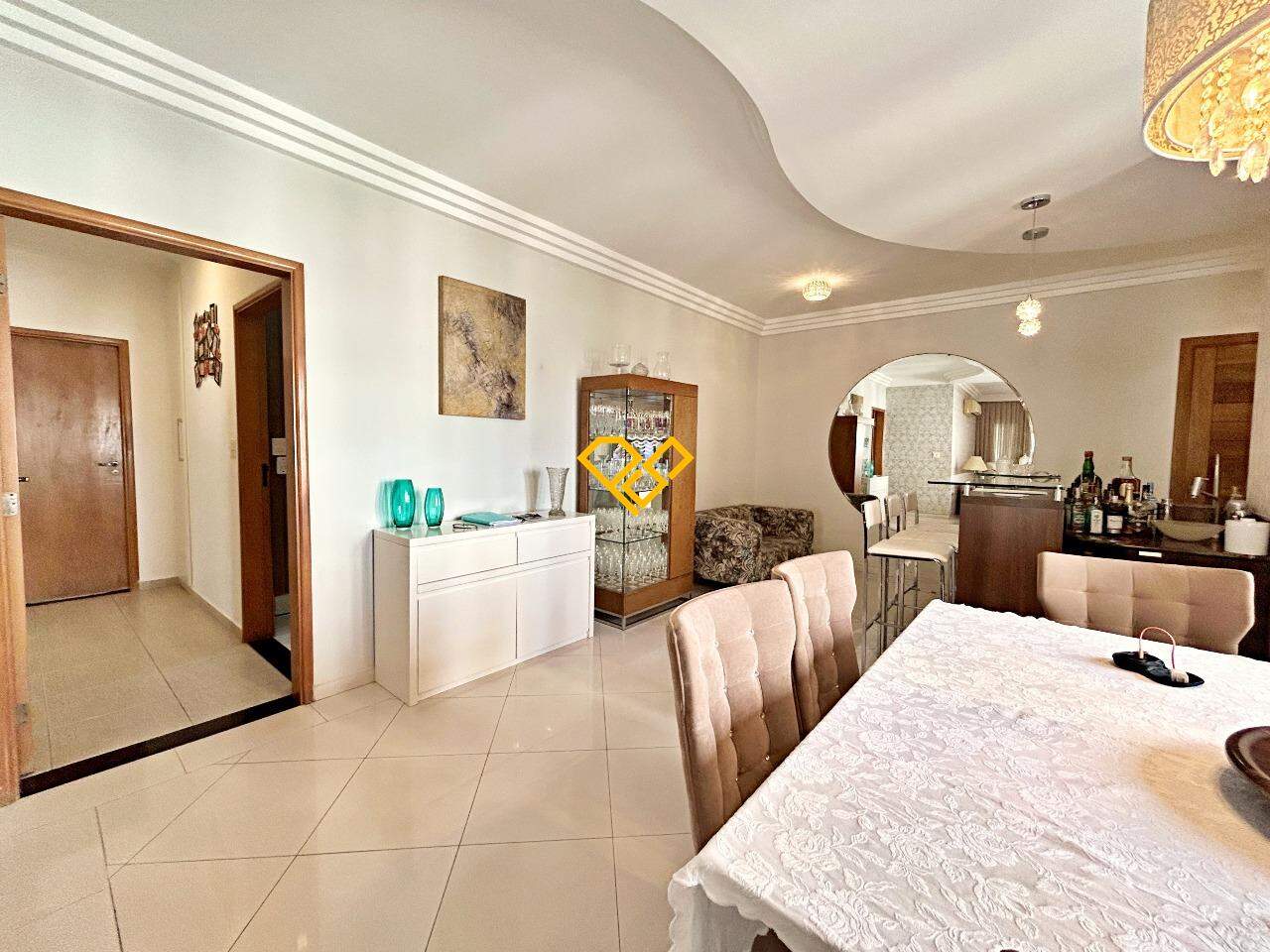 Apartamento à venda no Ponta da Praia: Sala