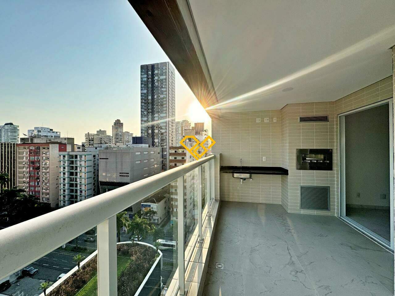 Apartamento à venda no Gonzaga: Varanda com churrasqueira