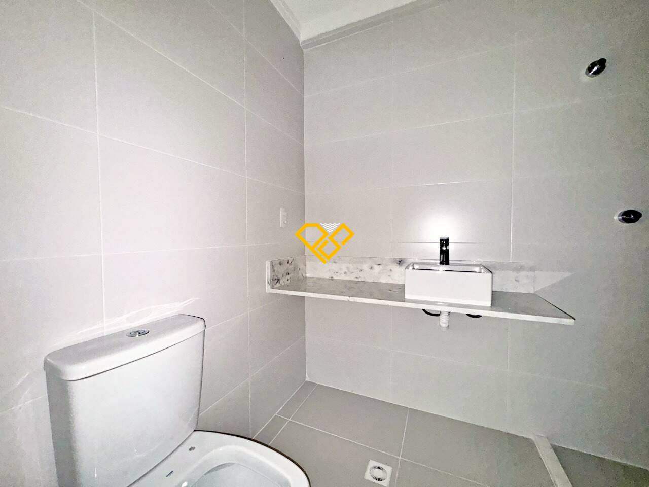 Apartamento à venda no Gonzaga: Wc suíte 2