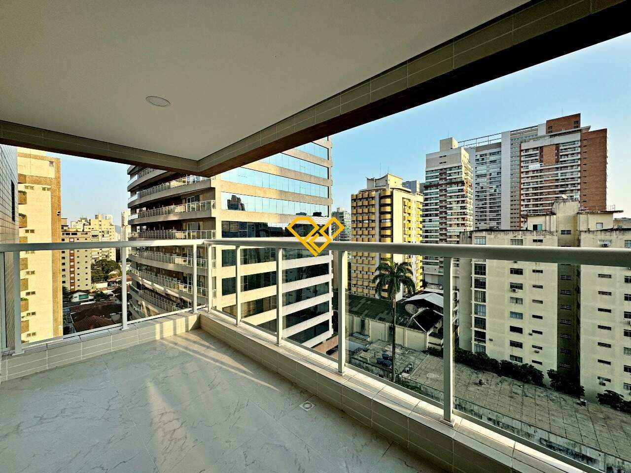 Apartamento à venda no Gonzaga: Varanda com churrasqueira