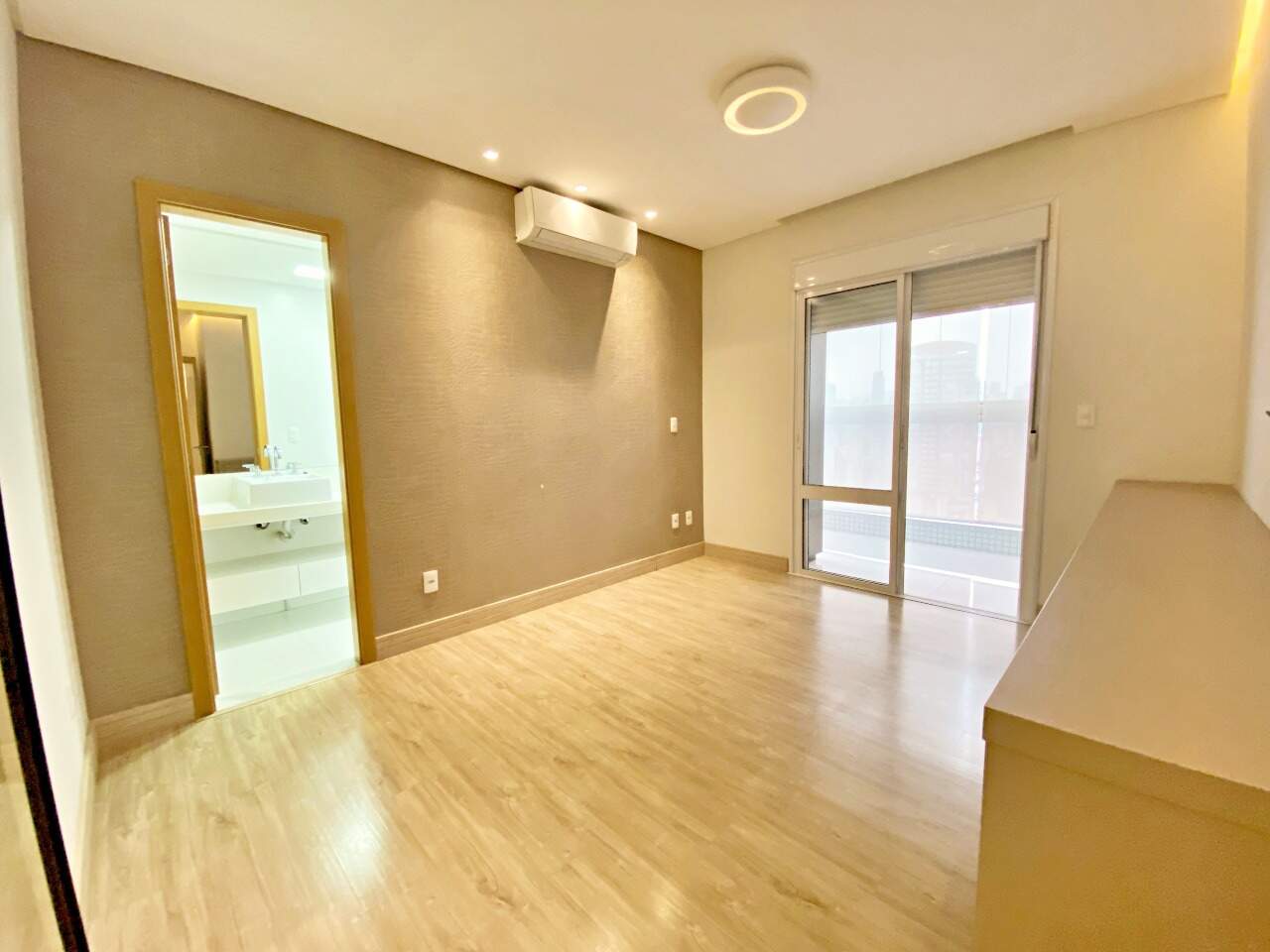 Apartamento à venda no Embaré: