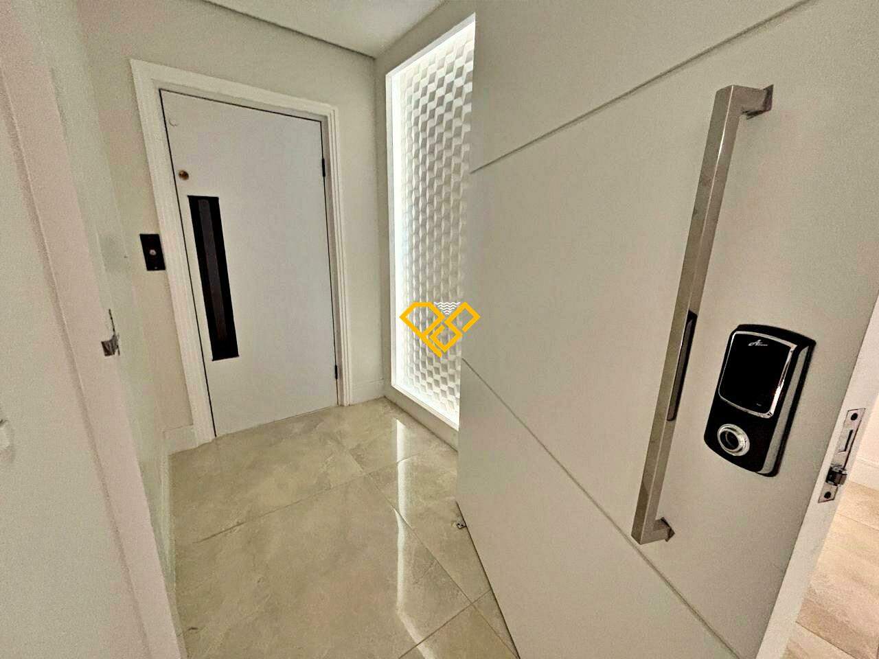 Apartamento à venda no Pompéia: Hall de entrada