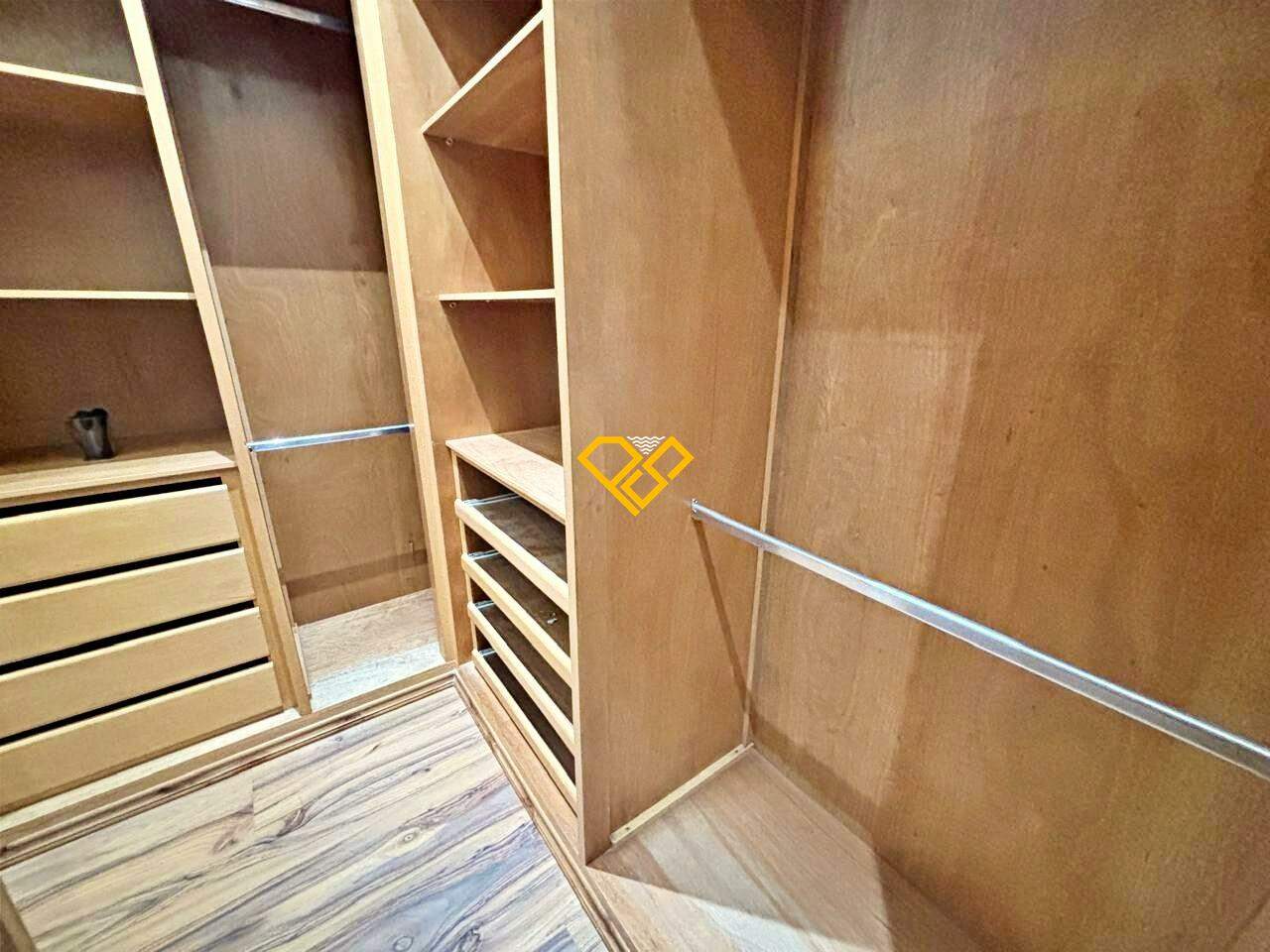 Apartamento à venda no Pompéia: Dormitório 1 - suíte - closet