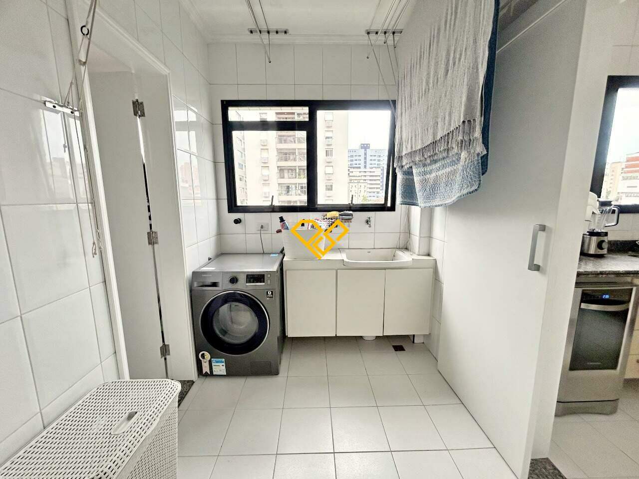 Apartamento à venda no Ponta da Praia: Área de serviço