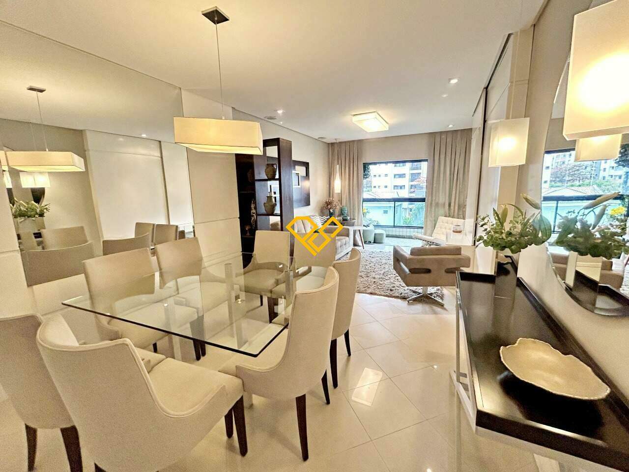 Apartamento à venda no Ponta da Praia: Sala