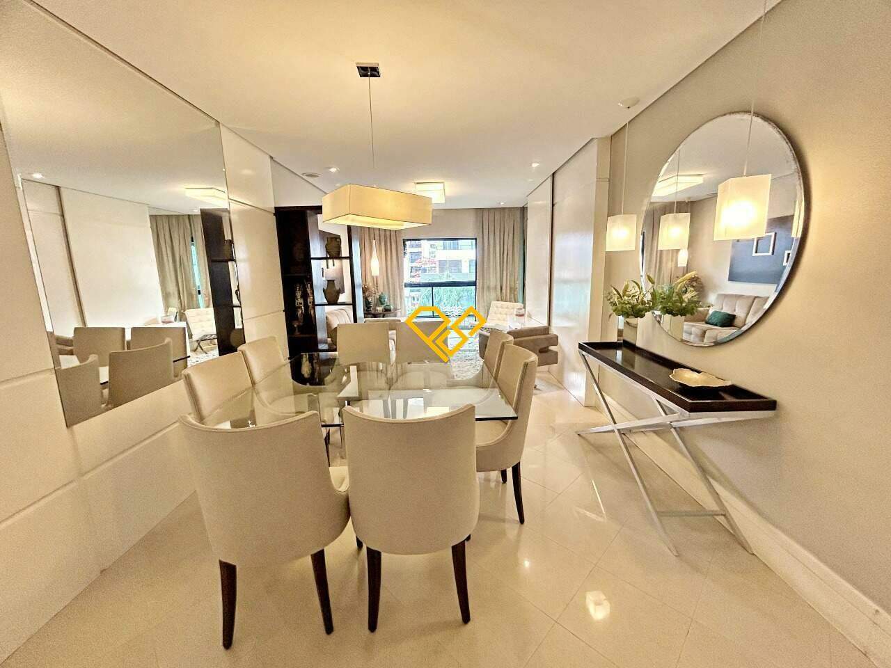 Apartamento à venda no Ponta da Praia: Sala