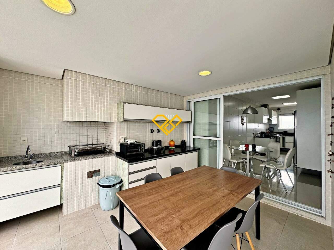 Apartamento à venda no Ponta da Praia: Varanda