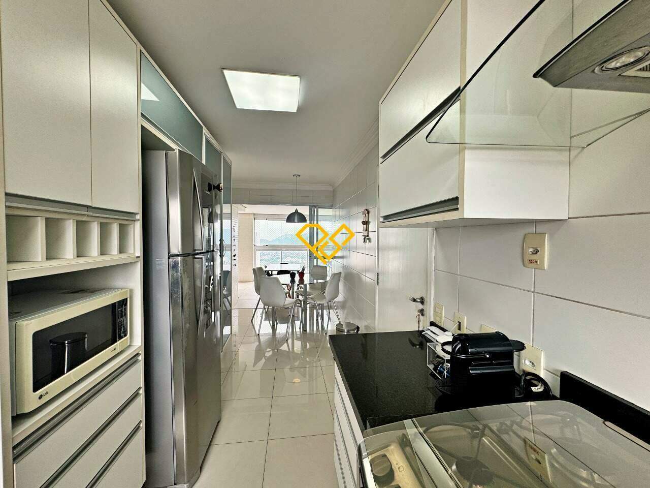 Apartamento à venda no Ponta da Praia: Cozinha