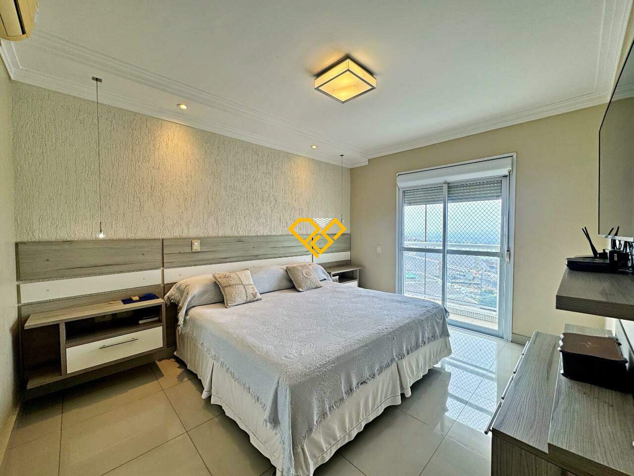 Apartamento à venda no Ponta da Praia: Suíte 3