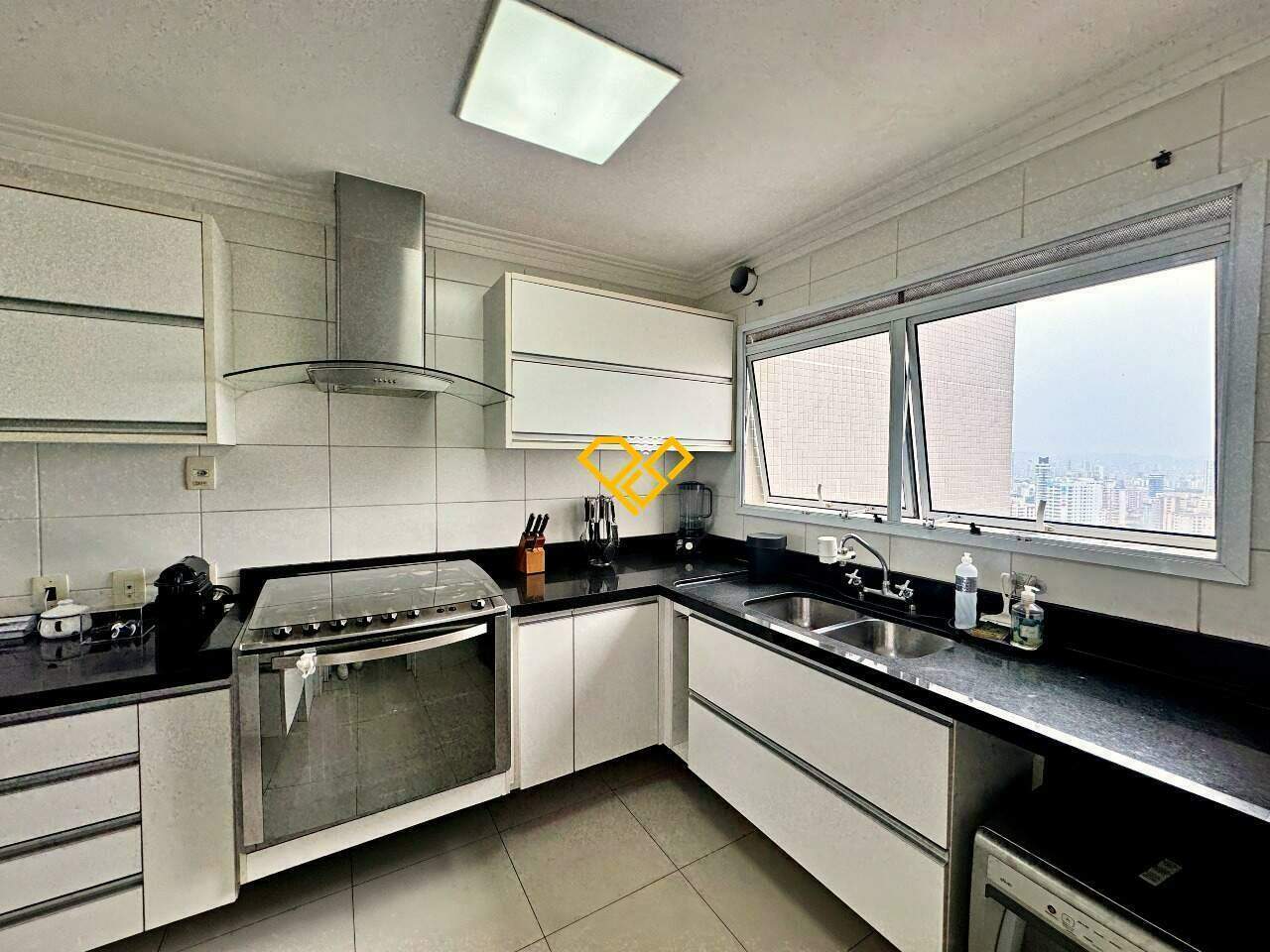 Apartamento à venda no Ponta da Praia: Cozinha