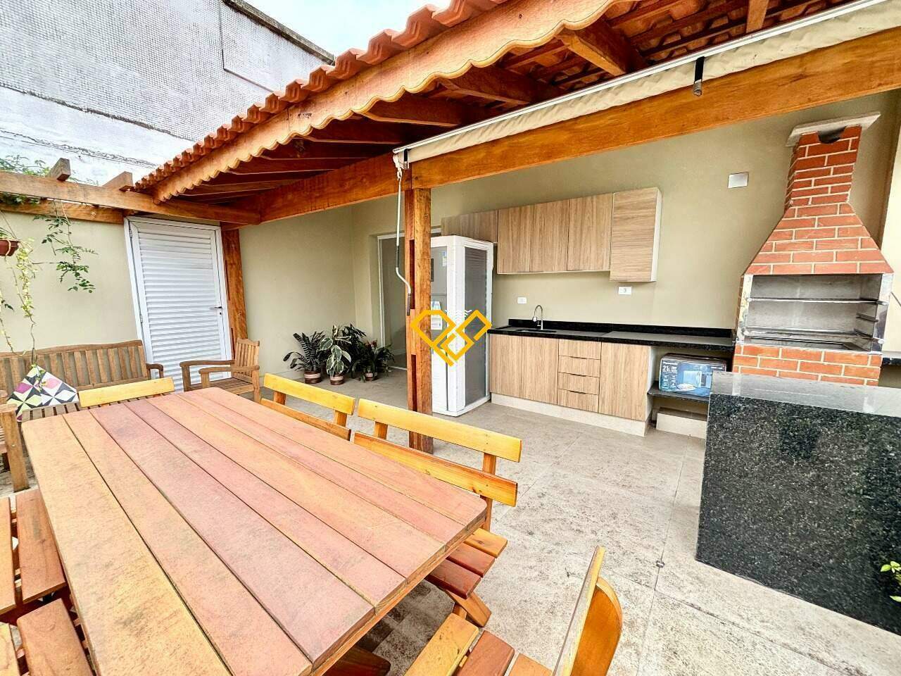 Cobertura à venda no Embaré: 