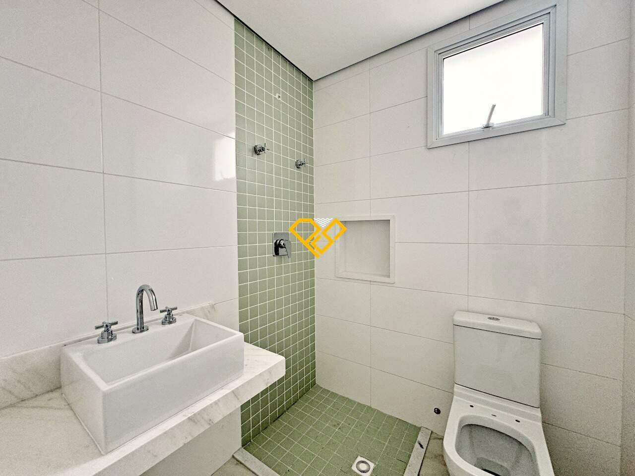 Apartamento à venda no Ponta da Praia: