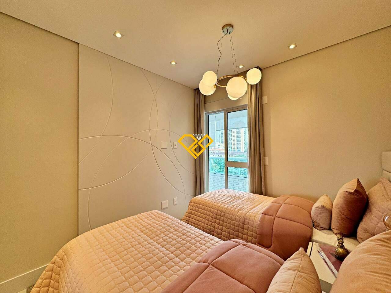 Apartamento à venda no Ponta da Praia: suíte 2 