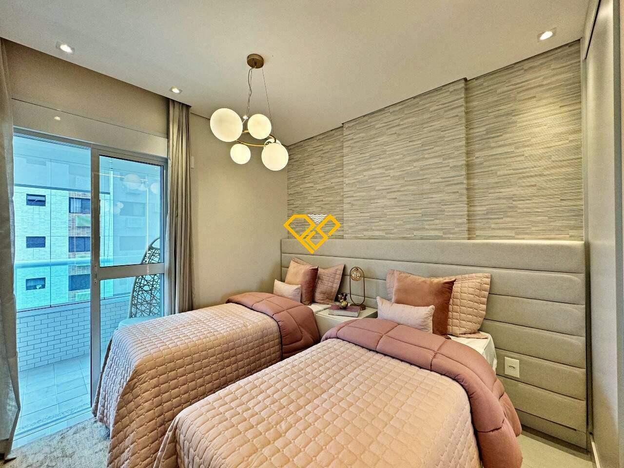 Apartamento à venda no Ponta da Praia: suíte 2 