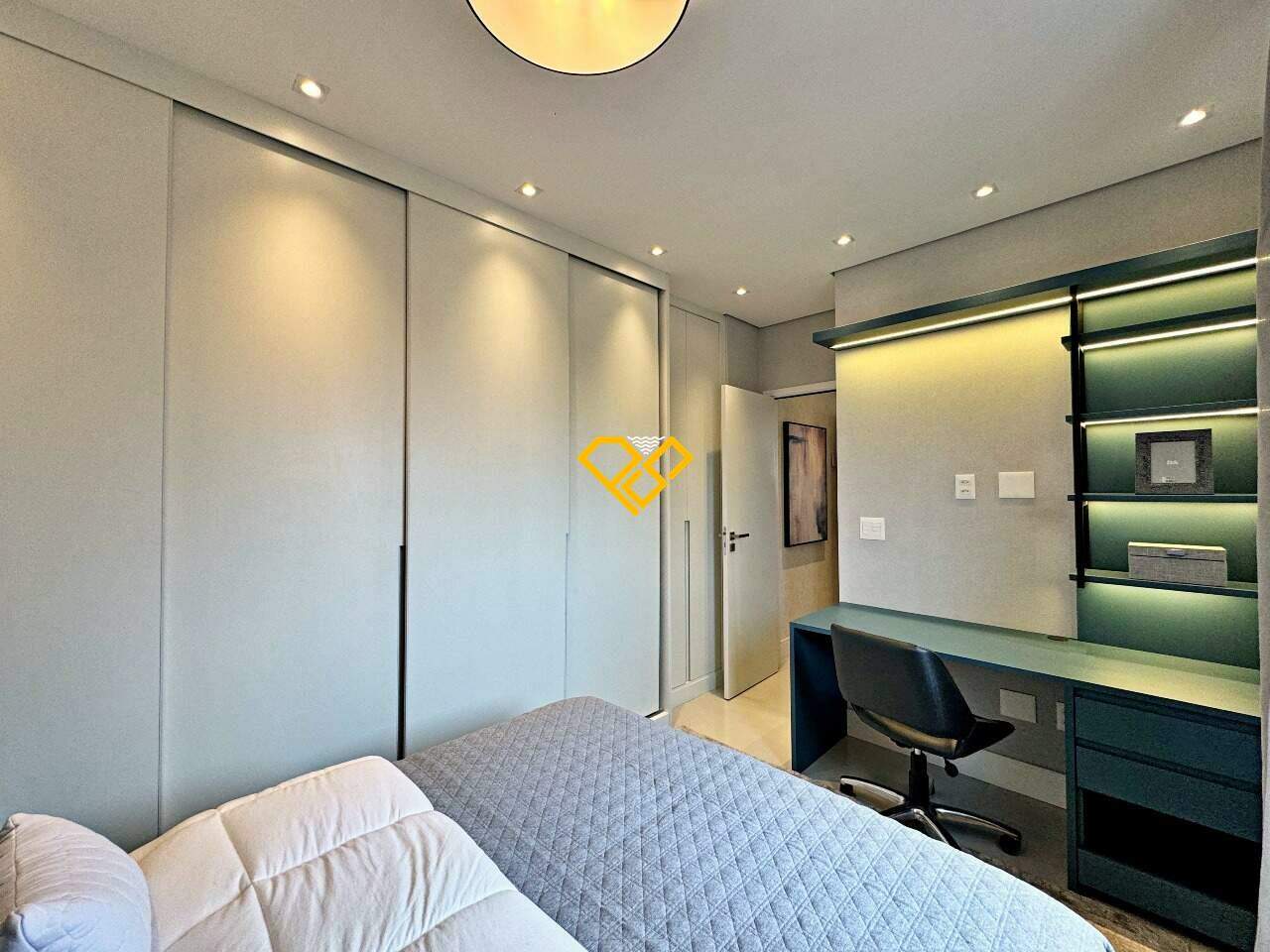 Apartamento à venda no Ponta da Praia: