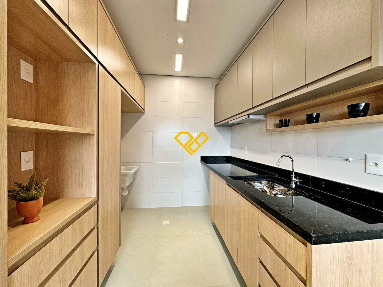 Apartamento à venda no Ponta da Praia: