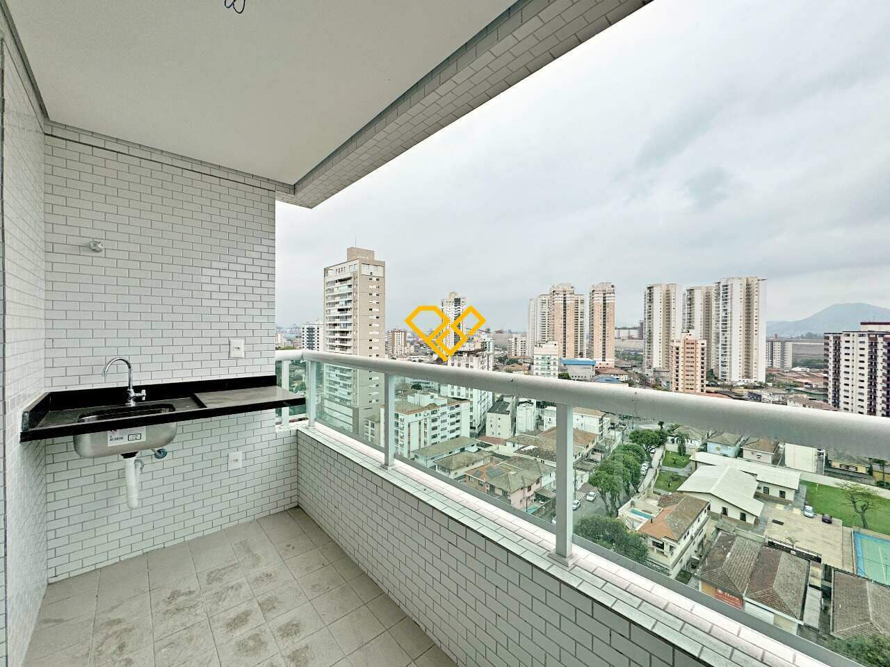 Apartamento à venda no Ponta da Praia: Varanda