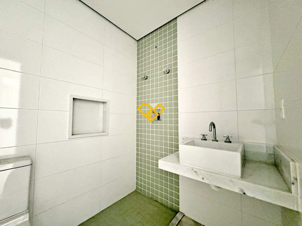 Apartamento à venda no Ponta da Praia: Wc social