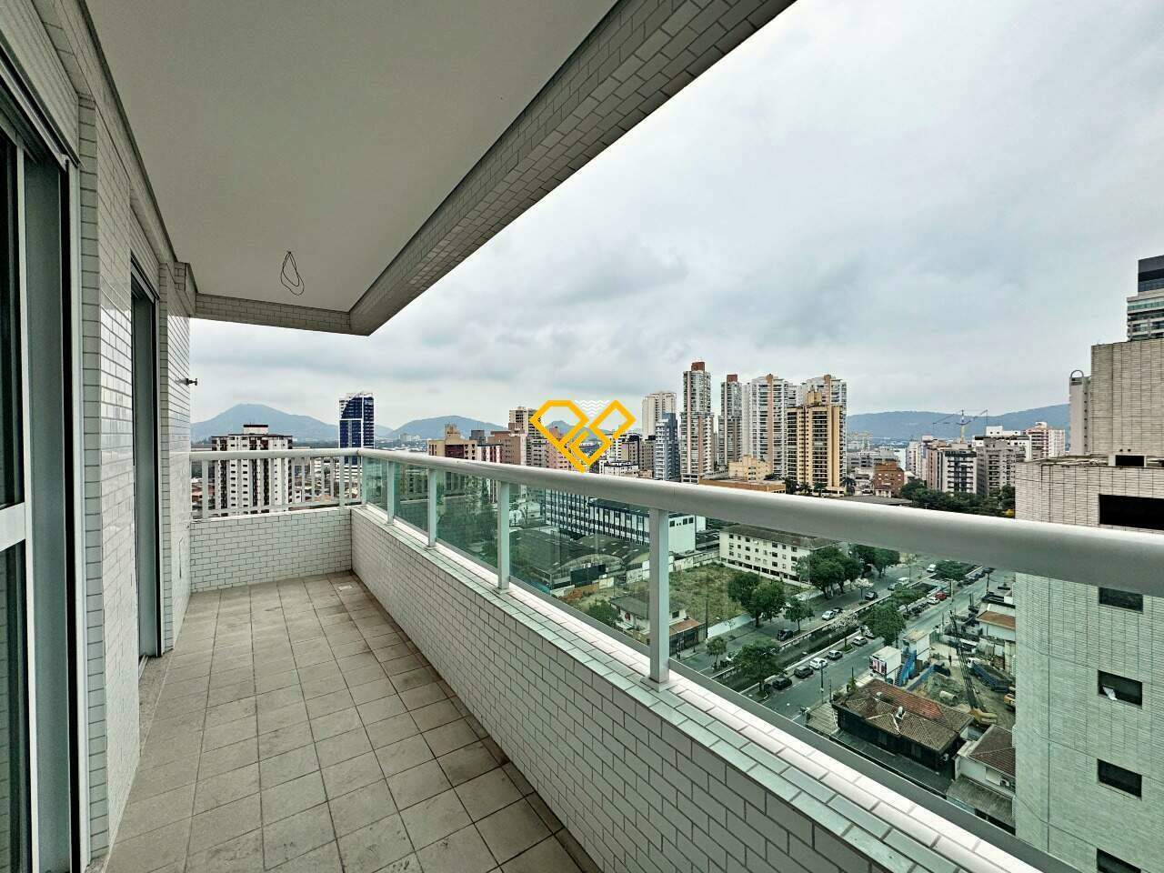 Apartamento à venda no Ponta da Praia: Varanda