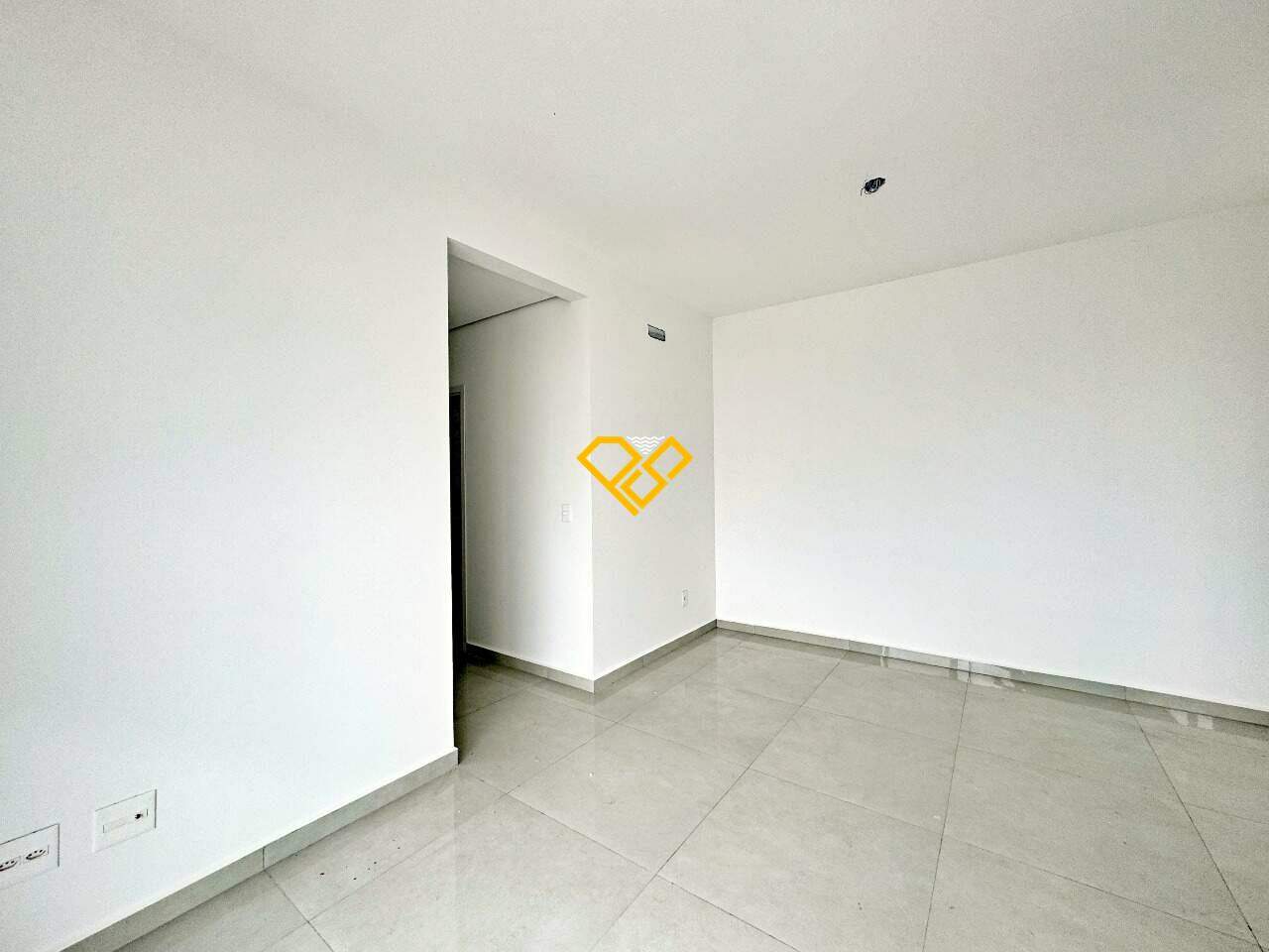 Apartamento à venda no Ponta da Praia: Sala